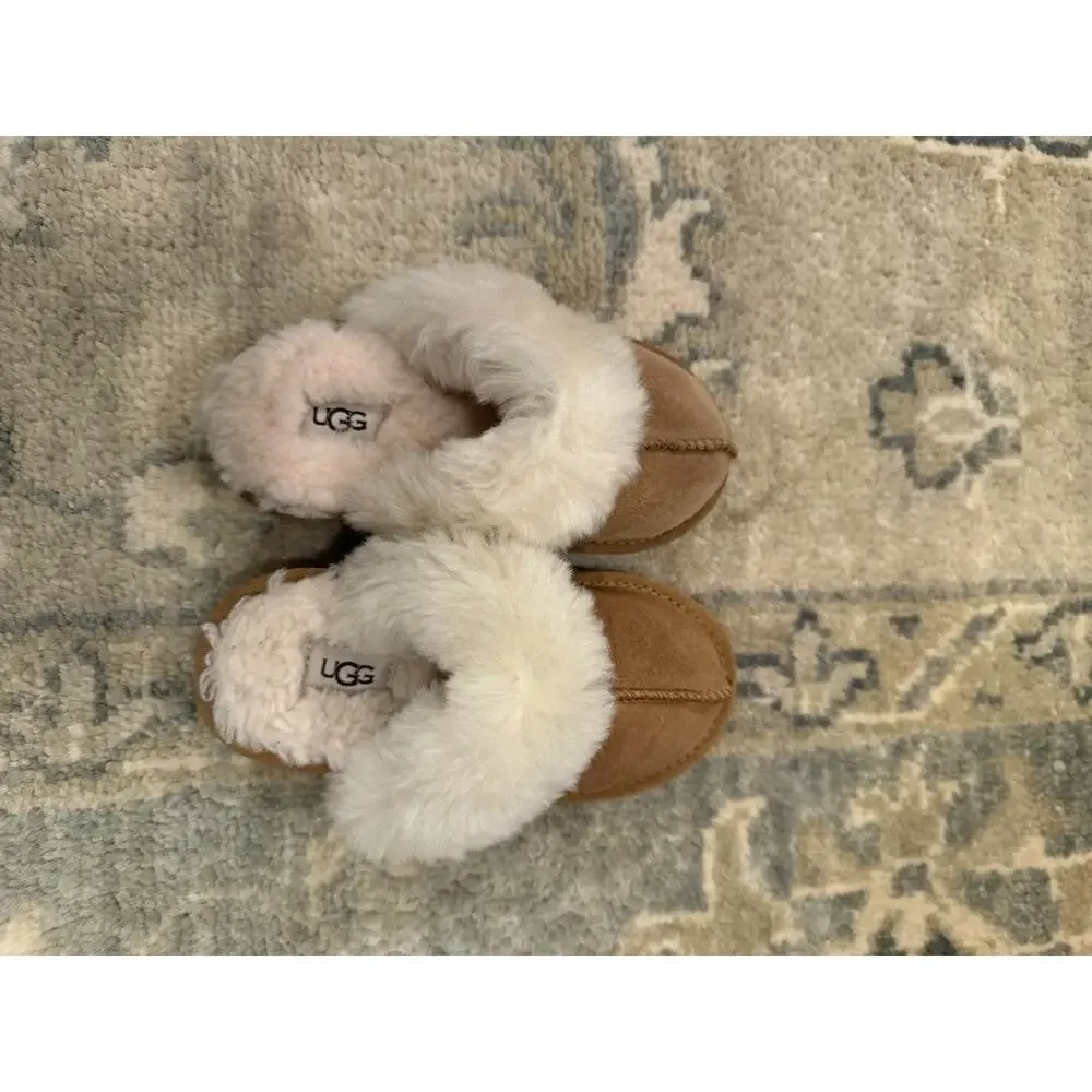 UGG Girl's Cozy II Slippers Chestnut Sz 10c